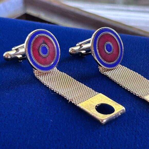 Vintage Blue and Red Bullseye Gold Tone Mesh Wrap Around Cufflinks - Picture 9 of 13